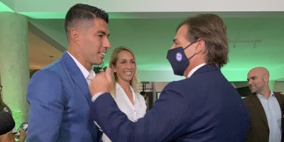 Con la asistencia del presidente Lacalle, el futbolista Luis Su�rez inaugur� obras de su complejo deportivo en Shangril�