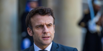 Macron quiere intermediar entre Putin y Zelenski, pero primero alto el fuego