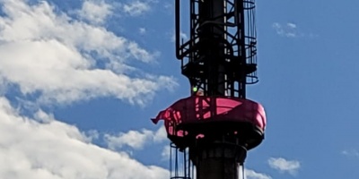 Ancap ratific� sanciones y sumarios para los operarios por la colocaci�n de la pancarta por el S� en la antorcha