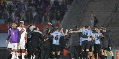 Uruguay sella cupo directo a Catar; la repesca, un asunto de 3