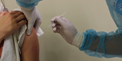 Estudio: cuarta dosis de vacuna contra covid reduce la mortalidad en un 78%