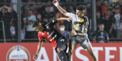 Amargo debut de Pe�arol