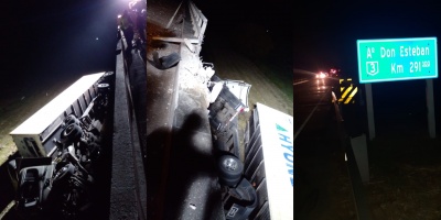 Cayeron dos camiones desde un puente en R�o Negro