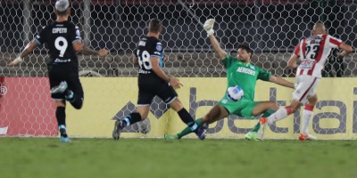 River Plate cae ante Racing pese a resistir casi todo el partido