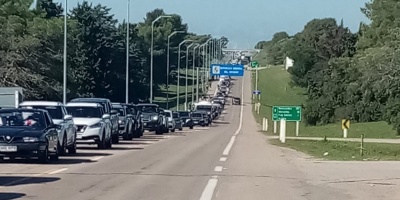 Varios kil�metros de fila de veh�culos en Ruta 2