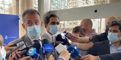 Ministro de Salud P�blica destac� el acuerdo con el SMU para distribuir a los  m�dicos de Casa de Galicia