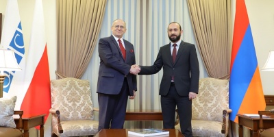 Armenia y Azerbaiy�n abordan preparativos para un acuerdo de paz