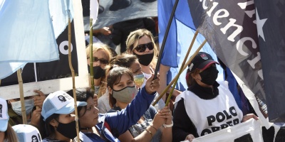 Protestas vuelven a las calles argentinas en reclamo de m�s ayudas sociales