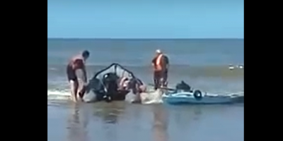 La Armada rescat� a una persona luego que su embarcaci�n se diera vuelta de campana en Solymar