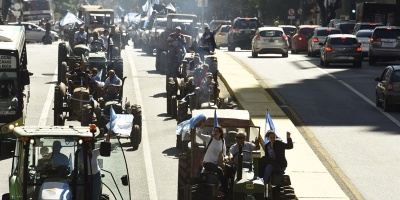 Productores argentinos protestan con un "tractorazo" contra el Gobierno