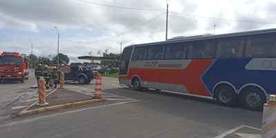 El conductor de una camioneta muri tras chocar contra un mnibus en el departamento de Ro Negro
