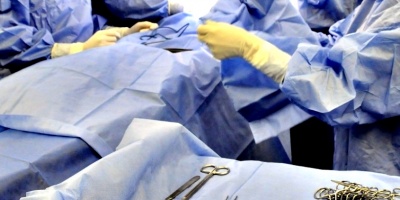 Cirujanos peditricos realizaron por primera vez en nuestro pas una intervencin laparoscpica en un recin nacido