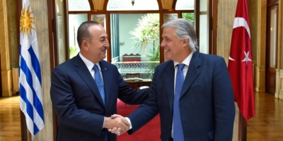 Canciller turco: gobierno uruguayo haba asegurado que manifestantes armenios tendran prohibido movilizarse frente a Embajada