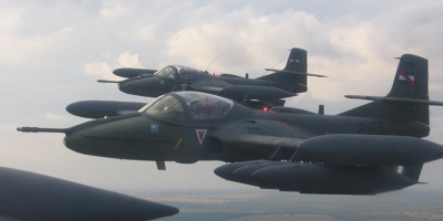 El ministro de Defensa inici contactos con Brasil para adquirir aviones para la fuerza area uruguaya 