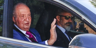 Juan Carlos I se reencuentra con su hijo Felipe VI en medio de la polmica