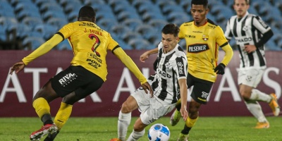 Wanderers y Barcelona empatan y se despiden de la Sudamericana