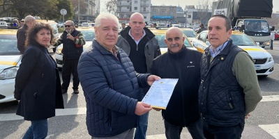 Taxistas reclaman aumento de tarifas y devolucin de impuestos por la compra de combustibles