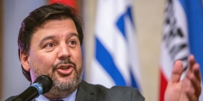 El ministro de Ambiente Adrin Pea asegur que defender con uas y dientes el proyecto Neptuno
