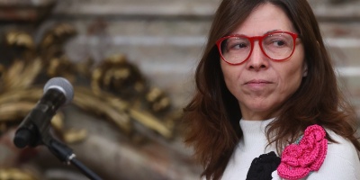 Batakis ratifica compromiso con el FMI, pero no descarta cambios en programa