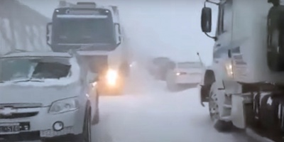 Un temporal de nieve deja varados a cientos de vehculos en Andes argentinos