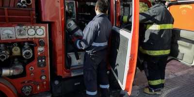 Incendio generalizado en un depsito en Pando