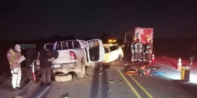 Hombre muere en choque frontal
