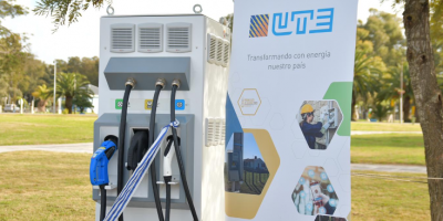 UTE inaugur un nuevo Punto de Carga de vehculos elctricos
