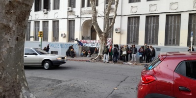 Ocuparon el IPA y la sede de los Institutos Normales de Montevideo