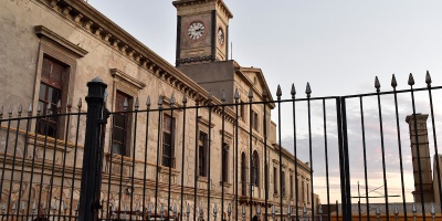 L�pez Mena desisti� de hacer un puerto para sus barcos en el dique Mau�