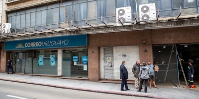 Trabajadores del Correo detienen sus actividades