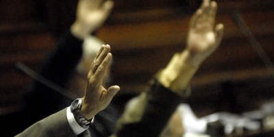 Ley de Medios: no alcanzaron los votos para la derogaci�n total, pero se modific� el art�culo 56