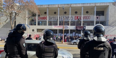 Los estudiantes del IPA ocuparon el centro educativo