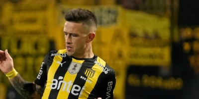 Pe�arol avanza a octavos