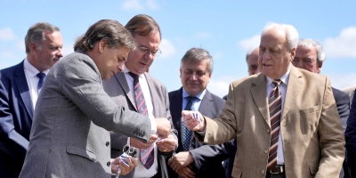 El presidente de la Rep�blica inaugur� el muelle que utilizar� la empresa UPM 