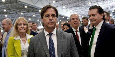 Para el presidente Lacalle Pou la inauguraci�n del muelle de UPM II representa �el mejor Uruguay que queremos�