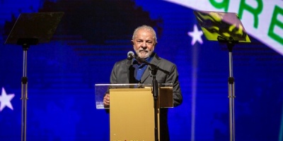 Lula se posiciona ocho puntos por delante de Bolsonaro en las encuestas para la segunda vuelta