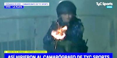 Fiscal�a Argentina investiga episodios de violencia en estadio donde un polic�a le dispar� balas de goma a un camar�grafo uruguayo