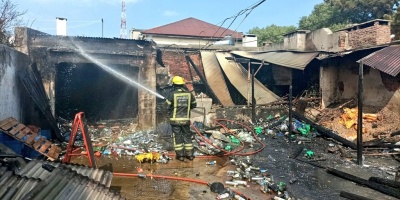 Incendio en asentamiento de Punta de Rieles provoc� p�rdidas totales