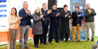 UTE inaugur� conexi�n el�ctrica para 141 familias del barrio Batov� en Tacuaremb�