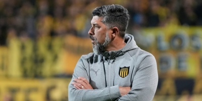 Pe�arol sigue por la senda del descalabro futbol�stico.