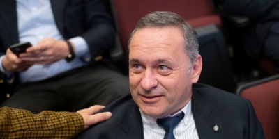 El gobierno analiza mecanismos para modificar las cargas fiscales al precio de los combustibles