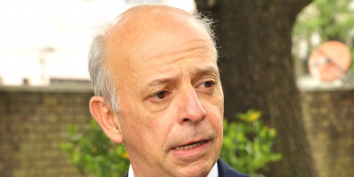 El ministro de Defensa dijo que los militares no votan leyes y que los pol�ticos deben hacerse cargo de las jubilaciones de privilegio 