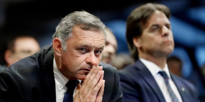 El secretario de la presidencia �lvaro Delgado pidi� dejar de 'farandulizar' la pol�tica para pegarle al presidente y al Gobierno