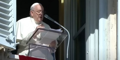 El Papa viaja hoy a Bahr�in para llevar un mensaje de paz al golfo P�rsico