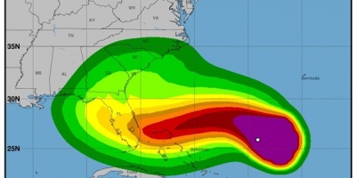 Alerta en la costa este de Florida por la llegada de la tormenta 'Nicole'