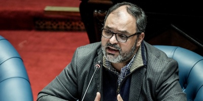 El senador del Frente Amplio Charles Carrera dijo que "el gobierno trata de confundir datos materia de seguridad" y que "el ministro Heber miente"