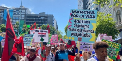 ONAJPU march� hacia Torre Ejecutiva en reclamo de p�rdida de poder adquisitivo