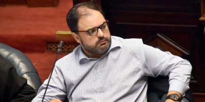 El senado investigar� el accionar de Charles Carrera