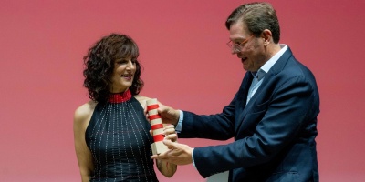 La actriz uruguaya Mariela Besuievsky recibe Faro de Honor del Festival de Cine y desea "que mantenga iluminadas las historias" por contar