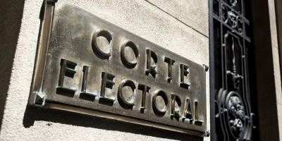 La Asociaci�n de Funcionarios Electorales interrumpir�n el escrutinio de las elecciones universitarias